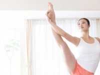 身体の悩みはつきない……!?　自分の脚が美脚だと思っている女性は、わずか7％！