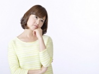 女子が同性にイエローカード！　結婚したいなら、今すぐ見直すべき非モテ習慣