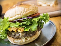 BURG HOLIC     COFFEE &amp; DINERのプレスリリース画像