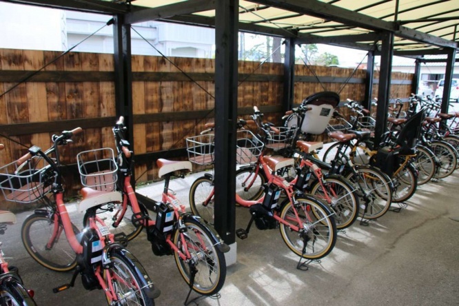 普通自転車と電動自転車から、好みの1台を相棒に