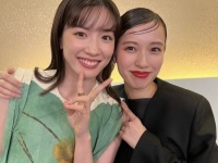 永野芽郁が戸田恵梨香との美しいツーショットを公開！　映画で共演の二人に「二人しか勝たん」「最強、ツーショット」の声