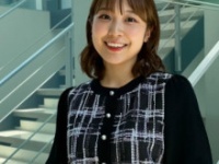 モーニングショーでアシスタントを務める松岡朱里の公式インスタグラムより