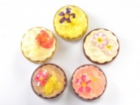 【東京土産】女性の心をわしづかみ！　季節の花が彩る、宝石のようなババロア「フルール」