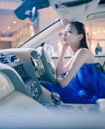 Instagram:鈴木えみ(@emisuzuki_official)より