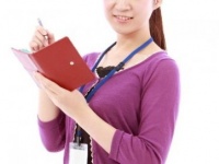 古臭いんだよ！　オバサンっぽい「女性のオフィス服」5選