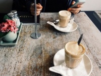 まだ、やったことないの!?　スタバでコーヒー2杯目100円の裏技を使用している女子は〇〇％！