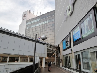 町田駅（Dick Thomas Johnsonさん撮影、Flickrより）