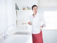 49％は料理派！　マッサージの得意な男性、料理の得意な男性、惹かれるのはどっち？