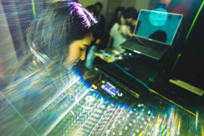 Techno Bar dfloor 大阪梅田店のプレスリリース画像