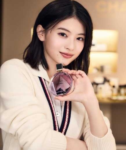 Instagram:出口夏希(@natsuki__deguchi__official)より