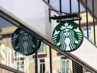 スターバックスも参戦。アメリカで進む新型コロナワクチン接種の民間支援