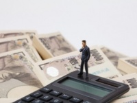 目指せ1,000万円!?　男性が30歳までに貯めたい貯蓄額はいくら？
