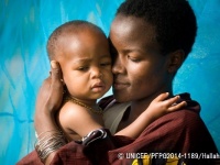 タンザニアの親子。(C)UNICEF_PFPG2014-1189_Hallahan