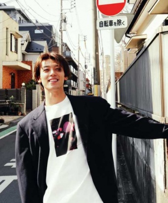 Instagram:竹内涼真(@takeuchi_ryoma)より