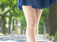 見苦しいけど、興奮する!?　アラサー女性が生足で出社するのは「あり」or「なし」？