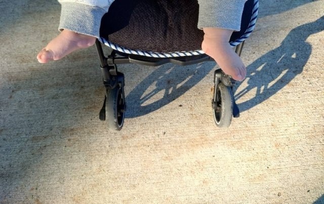 「彼氏とデートで行ったテーマパーク。トイレを出たらベビーカーを押す若い母親が猛ダッシュで近付いてきて...」（千葉県・20代女性）