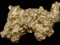 世界最大の金塊は72kg、成人男性くらいの重さがあった