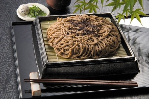 ざるそばそっくりのモンブラン（画像提供：虎屋本舗）