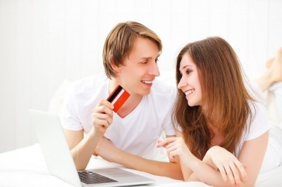 【既婚男女が回答】「別管理」or「共同管理」結婚後の財布はどちらの管理方法がいい？