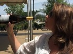 ワインをラッパ飲み！？　できるグラス誕生…