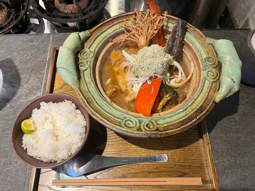 【白米おかわり自由の旅！Vol.1】スパイシーなスープカレーでライスが進む！昨年10月オープンの「幕末カレー」