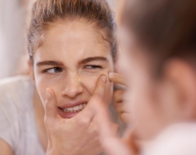 目のクマは病気かも!?　クマの原因と効果的な対処法とは？