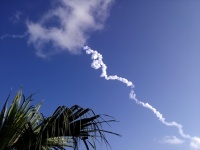 「はやぶさ２」撮影、地球と月の写真を公開