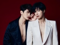 別冊付別冊付「ヌメロ・トウキョウ オム　東方神起」より⒞扶桑社