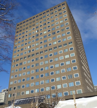 1年以上『生徒を大声で叱責』同僚教師にはパワハラ　女性教諭(50代)停職処分　被害生徒は「転校したい…」