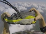 スカイダイビング中に“脱げた靴”を追いかけた結果は！？