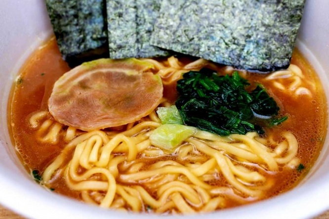 カップ麺「吉村家」完成