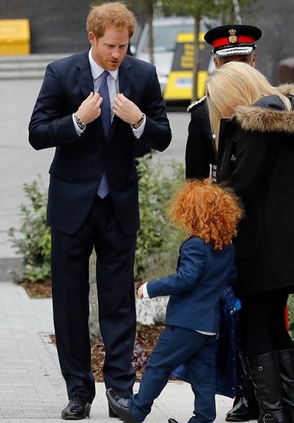【ほっこり】ヘンリー王子が瓜二つの小さな自分と遭遇