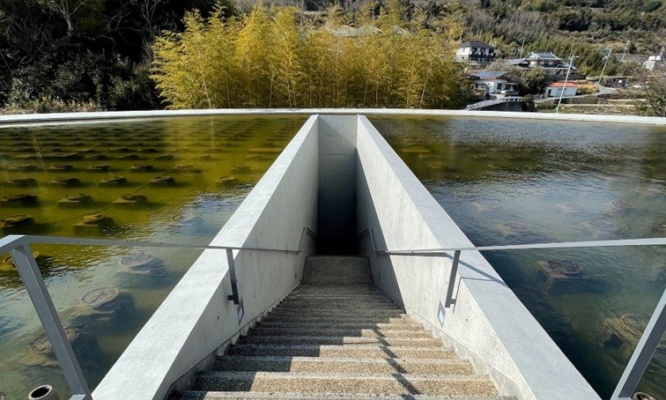 どう見てもダンジョンの入り口だ...　淡路島にある「お寺」のデザインが斬新すぎると話題に