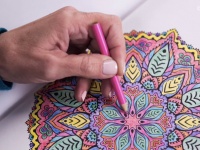 大学生のストレスを「ぬり絵」で軽減する試みが話題に　ストレス軽減と不安解消に最適との声も