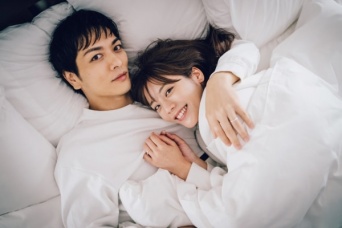 久保田悠来が貴島明日香にキス!?　期間限定の夫婦生活がいよいよスタート【私たち結婚しました４】