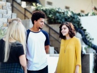【男女のちがい】相手の目を見て話ができない異性に対して思うこと！