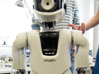 日本でバーチャルホームロボットが発売へ
