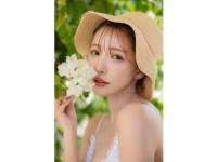 健康美から色気まで。三上悠亜の最後の写真集『Last your&#8230;』発売
