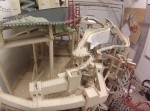 【動画】パチンコ玉を転がす“手作り巨大装置”がなんか凄い！