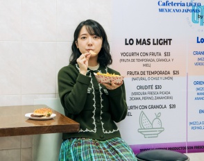 0ページ目)CYBERJAPAN DANCERS・渡辺加苗(かなへぇ) 水玉模様のビキニ