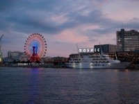 神戸港（nwhitelyさん撮影、flickrより）
