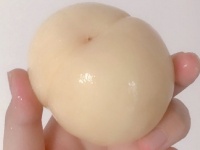 岡山県民が本気を出してモモをむいた結果→美しすぎて食べるのがもったいないレベルに