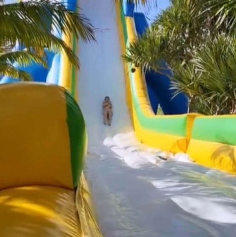 インスタグラム：熊田曜子(@kumadayoko)より