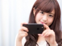 男子がキュンとくる「絶対的モテ・ポーズ」6つ