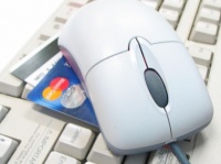 対面販売とネット販売、どっちが有効？ 衝動買いのメカニズムを研究した