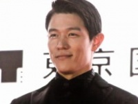 鈴木亮平