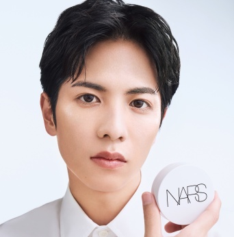 『志尊淳×NARS』最新ビジュアル解禁　2/21「キャンペーンフィルム」表参道で初公開！！　サイン入りミラーが当たるイベントも！！