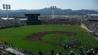 開会式が行われるKIRISHIMAサンマリンスタジアム宮崎（ja：User：Sanjoさん撮影、Wikimedia Commons