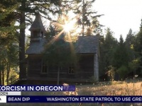 現在のアメリカで行われている悪魔祓いの現場をテレビ局が実況中継