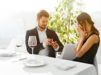 夢みたい!!　「２人きり」or「みんなの前で」女子の理想のプロポーズはどちらのシチュエーション？
